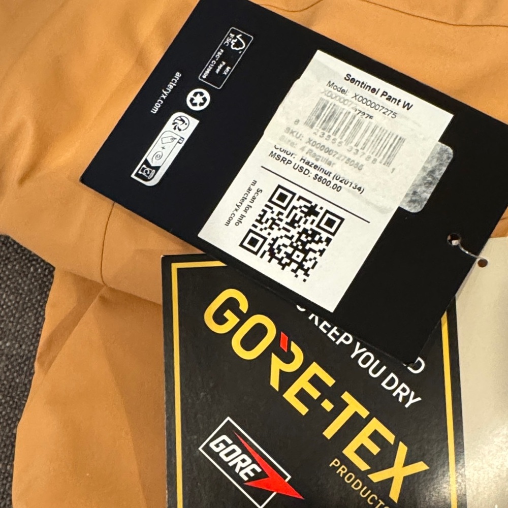GORE-TEX ARC’TERYX Sentinel ski pants Woman’s in Hazelnut color.